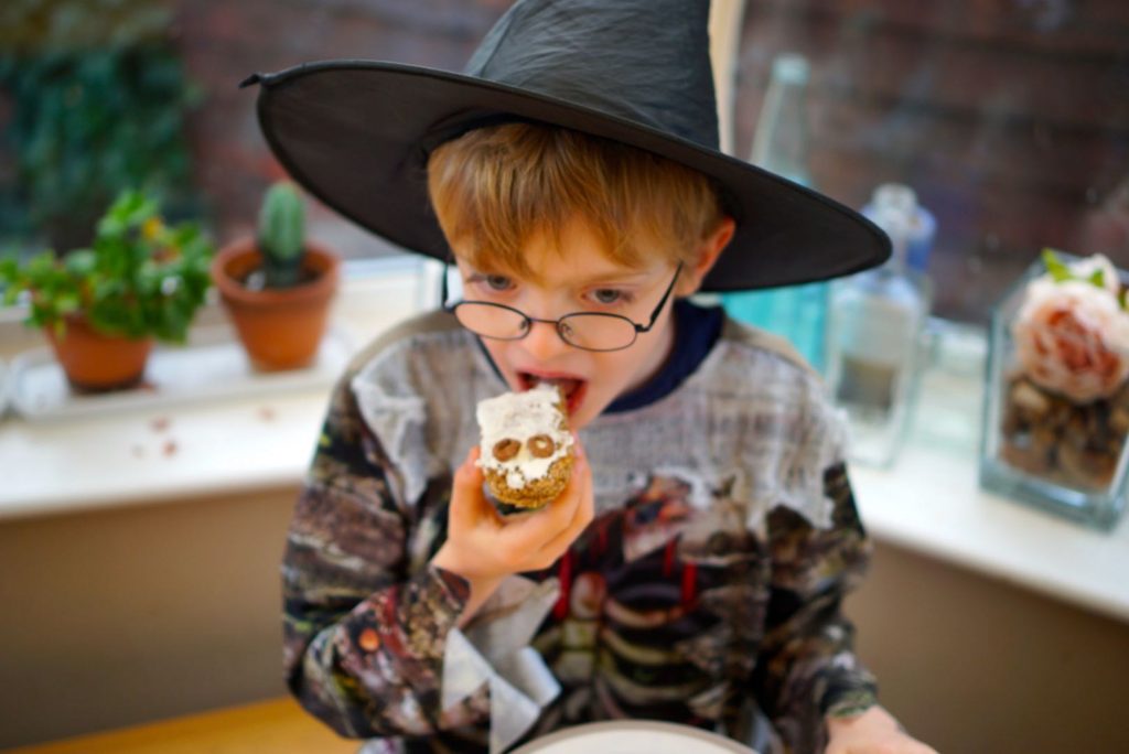 Simple halloween activities - Breakfast