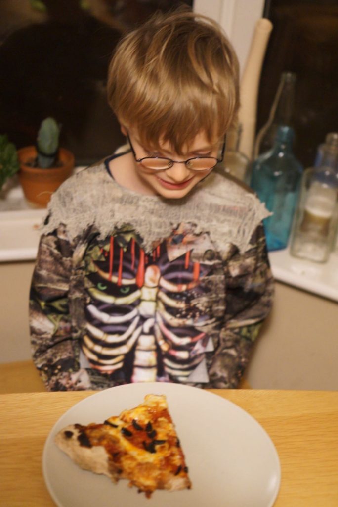 Simple Halloween Activities - Ghost Pizza