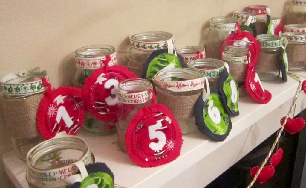 Advent Jars - Alternative advent calendar with gifts and activities 