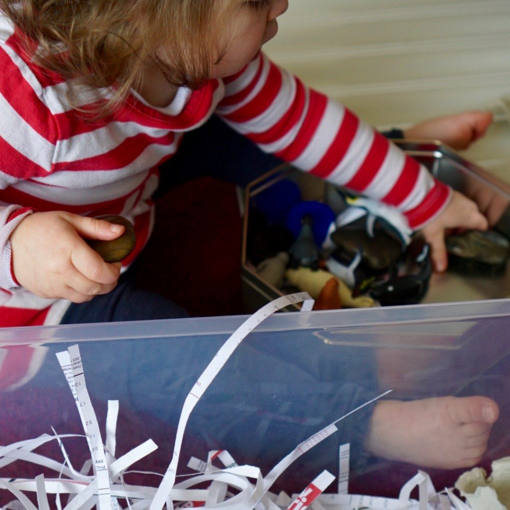 Arctic Animal sensory tub. This is easy to set up and fun sensory educational play for toddlers, pre-schoolers and beyond