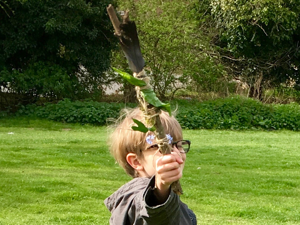 Spring nature activities in the woods using simple equipment you have at home. Suitable for mixed age groups. A great way to get your kids outside.